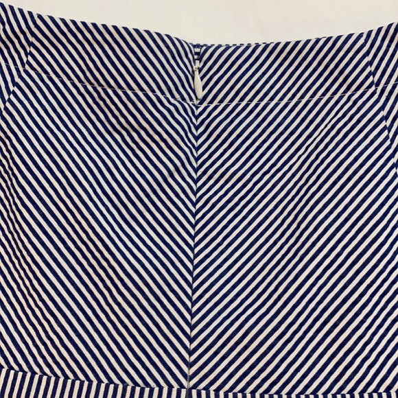 A Loft searsucker cotton skirt - Picture 6 of 10